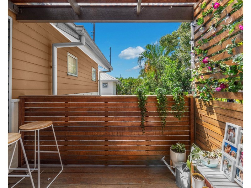 25 Blake Street, Wooloowin QLD 4030