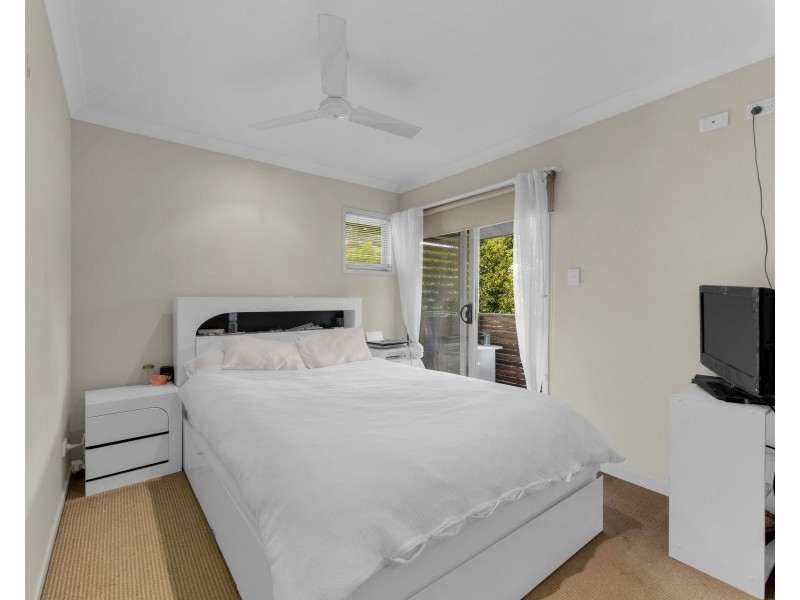 25 Blake Street, Wooloowin QLD 4030