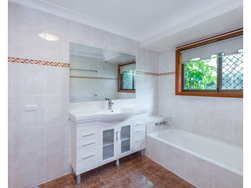 40 Bordeau Crescent, Petrie QLD 4502