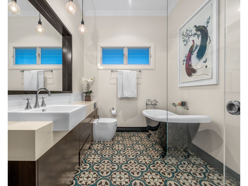 9 Tenth Avenue, Windsor QLD 4030