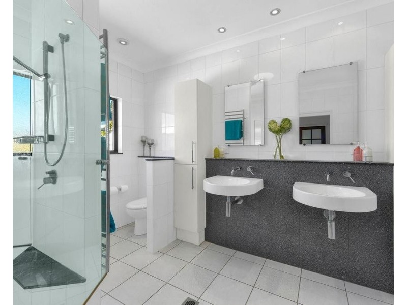 33 Reeve Street, Clayfield QLD 4011