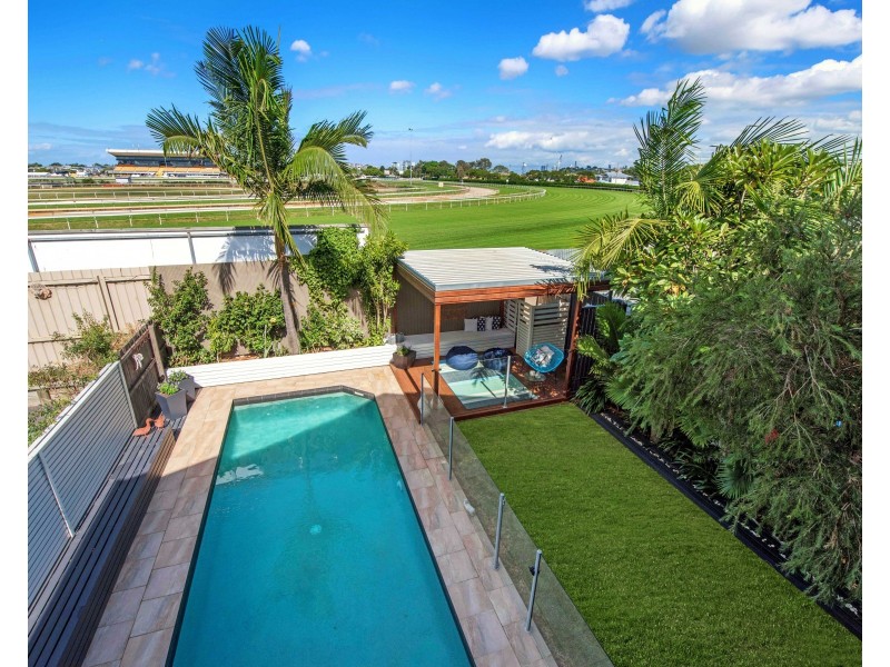 21 Raceview Avenue, Hendra QLD 4011