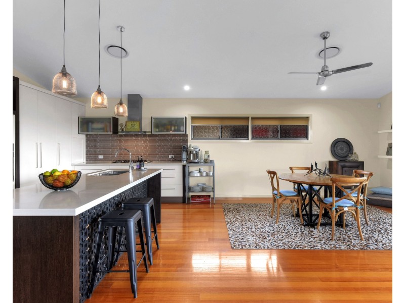 21 Raceview Avenue, Hendra QLD 4011