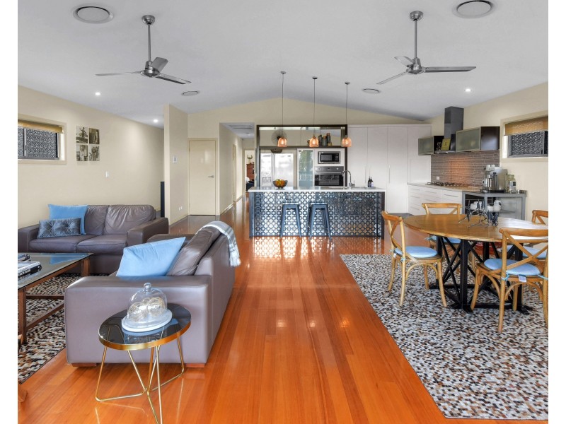 21 Raceview Avenue, Hendra QLD 4011