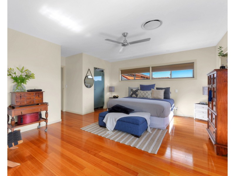 21 Raceview Avenue, Hendra QLD 4011