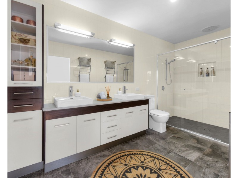 21 Raceview Avenue, Hendra QLD 4011