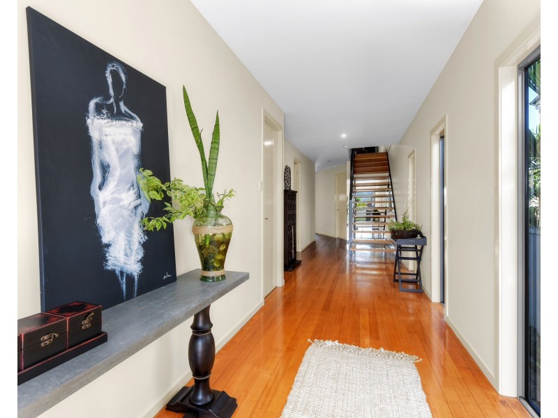 21 Raceview Avenue, Hendra QLD 4011