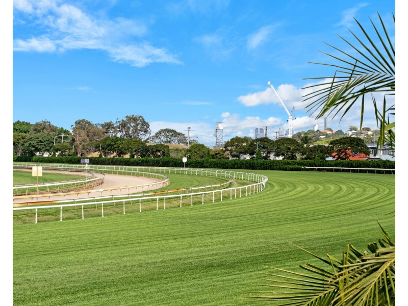 21 Raceview Avenue, Hendra QLD 4011