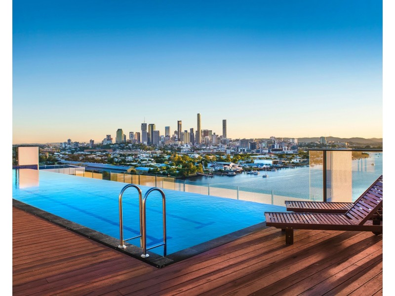 Penthouse One, Pinnacle Complex, Hamilton QLD 4007