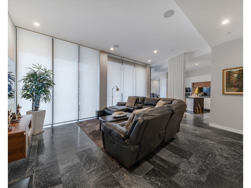 Penthouse One, Pinnacle Complex, Hamilton QLD 4007