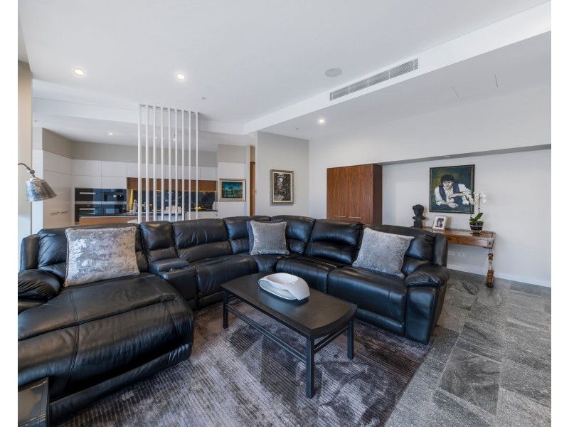 Penthouse One, Pinnacle Complex, Hamilton QLD 4007