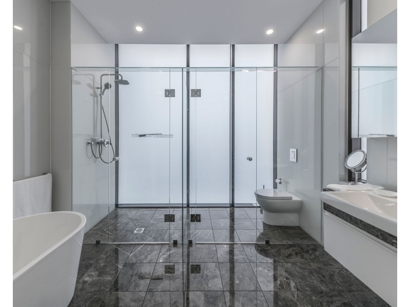 Penthouse One, Pinnacle Complex, Hamilton QLD 4007