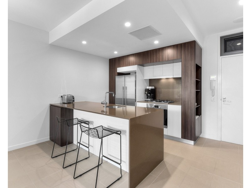 4210/18 Parkside Circuit, Hamilton QLD 4007