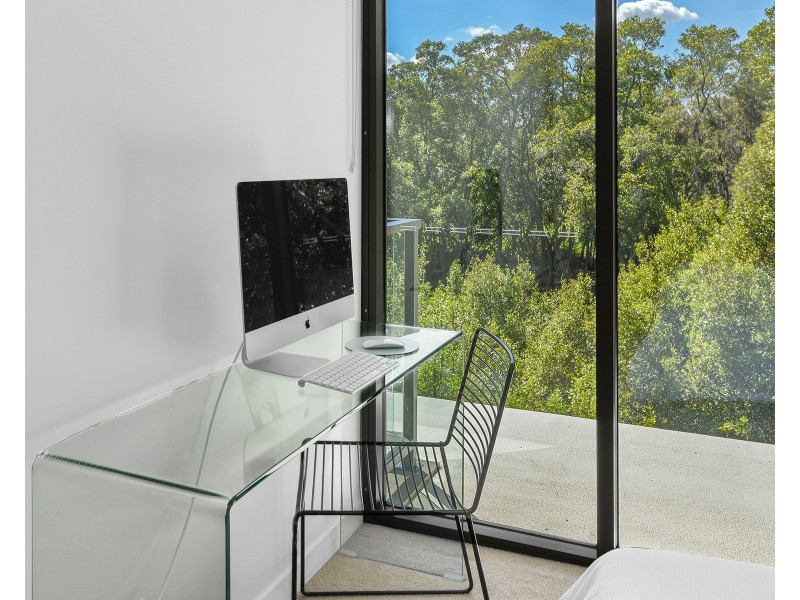 4210/18 Parkside Circuit, Hamilton QLD 4007