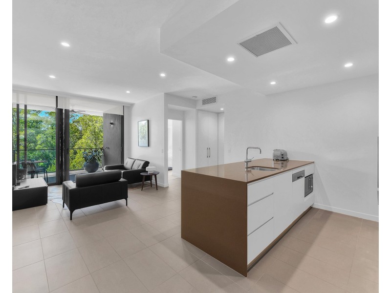 4210/18 Parkside Circuit, Hamilton QLD 4007