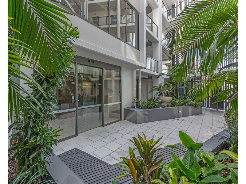 4210/18 Parkside Circuit, Hamilton QLD 4007