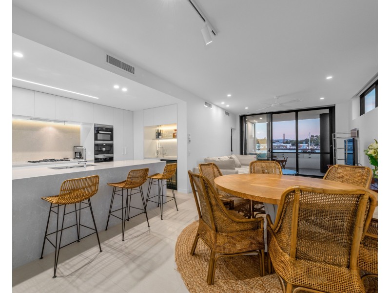 9207/50 Parkside Circuit, Hamilton QLD 4007