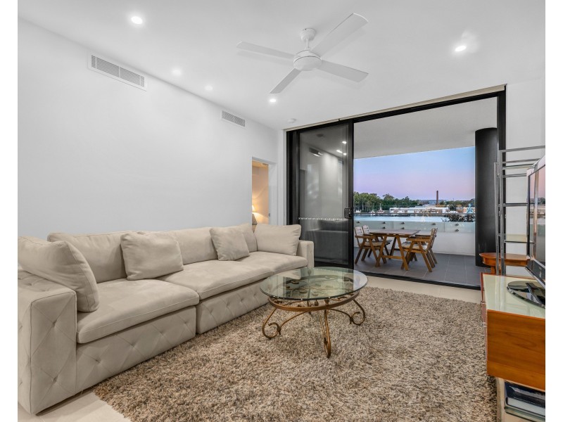 9207/50 Parkside Circuit, Hamilton QLD 4007