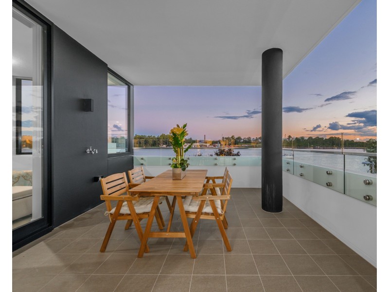 9207/50 Parkside Circuit, Hamilton QLD 4007