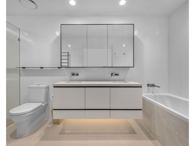 9207/50 Parkside Circuit, Hamilton QLD 4007