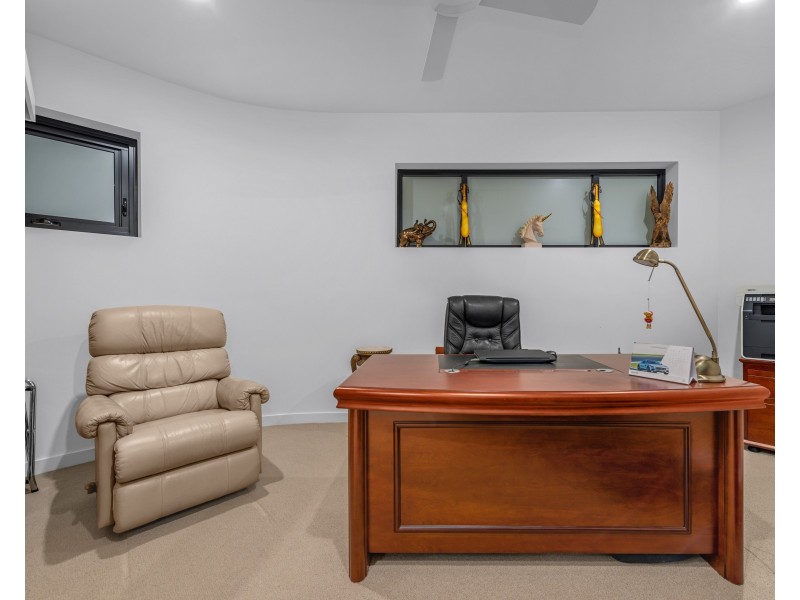 9207/50 Parkside Circuit, Hamilton QLD 4007