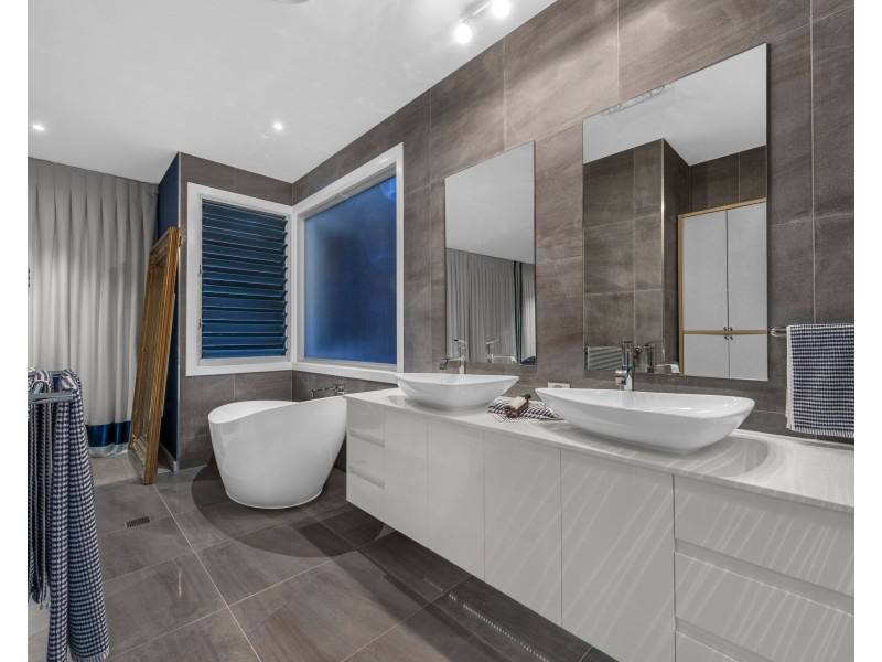 36 Mein Street, Hendra QLD 4011