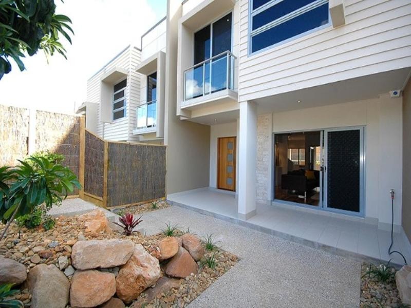 2/12 Riverview Terrace, Hamilton QLD 4007