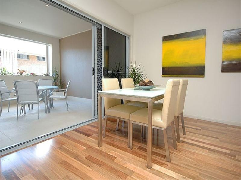 2/12 Riverview Terrace, Hamilton QLD 4007