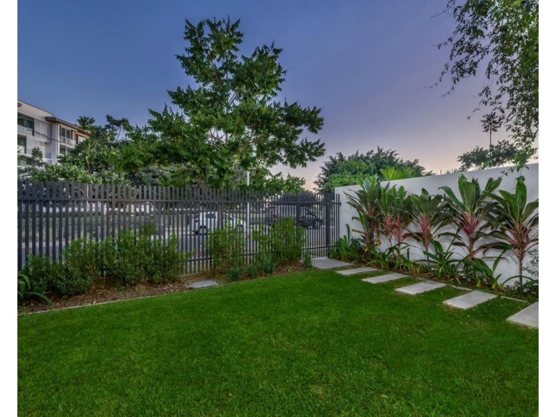 604/12 Parkside Circuit, Hamilton QLD 4007