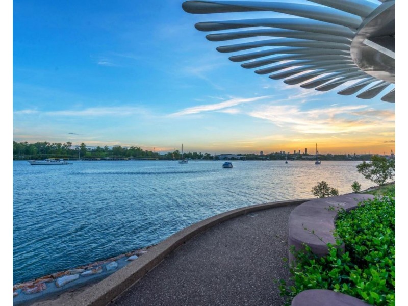 604/12 Parkside Circuit, Hamilton QLD 4007