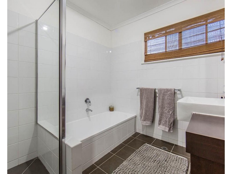 24 Crofty Street, Albany Creek QLD 4035