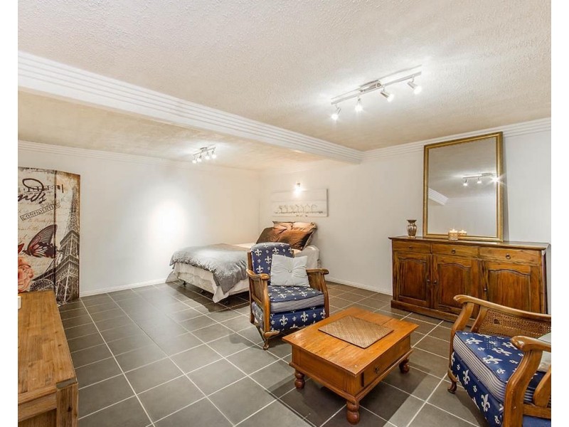 24 Crofty Street, Albany Creek QLD 4035