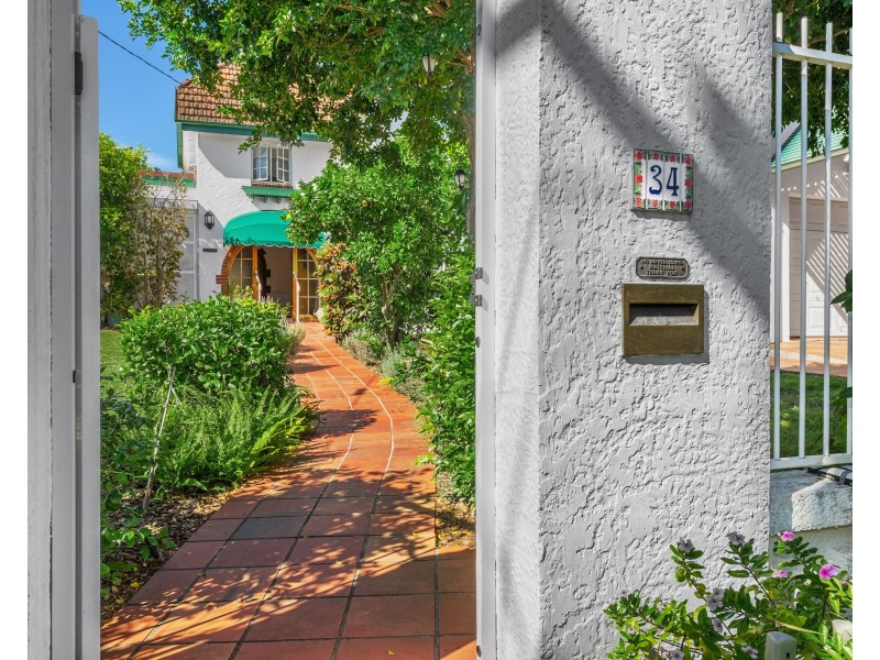 34 Childs Street, Clayfield QLD 4011