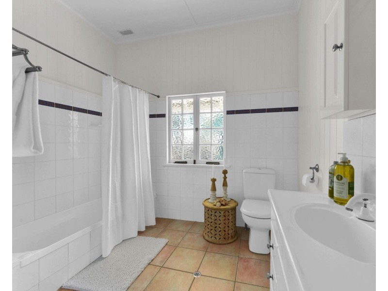 20 Cromwell Street, Wooloowin QLD 4030