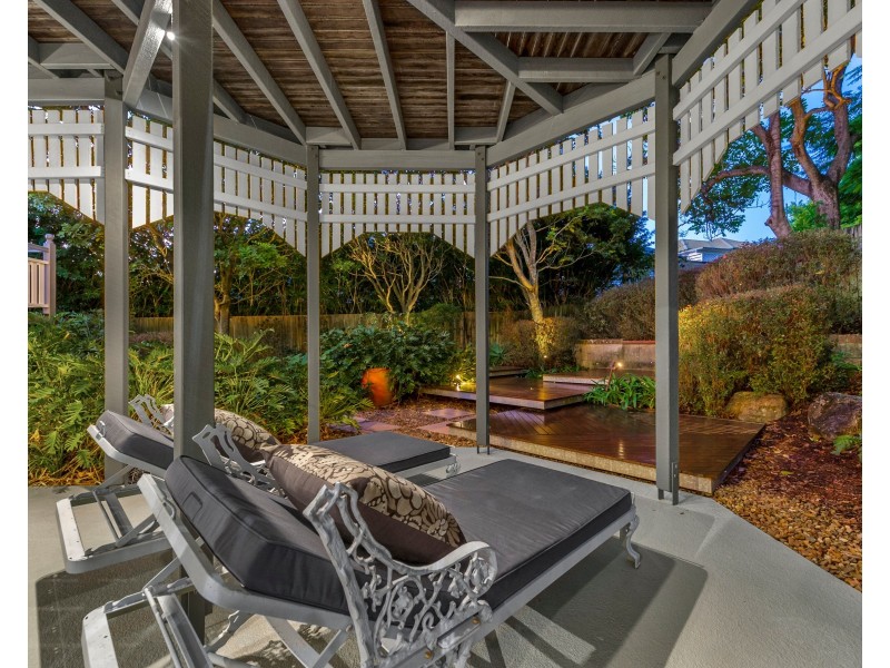 18 Glyn Street, Coorparoo QLD 4151