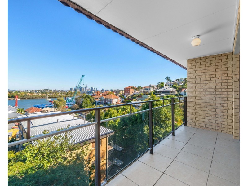 8/24A Crescent Road, Hamilton QLD 4007