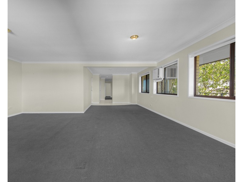 8/24A Crescent Road, Hamilton QLD 4007
