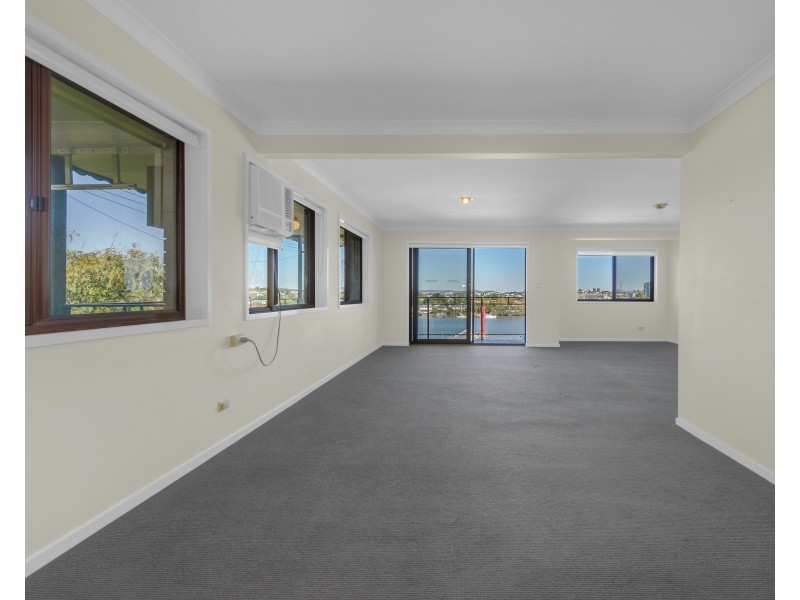 8/24A Crescent Road, Hamilton QLD 4007