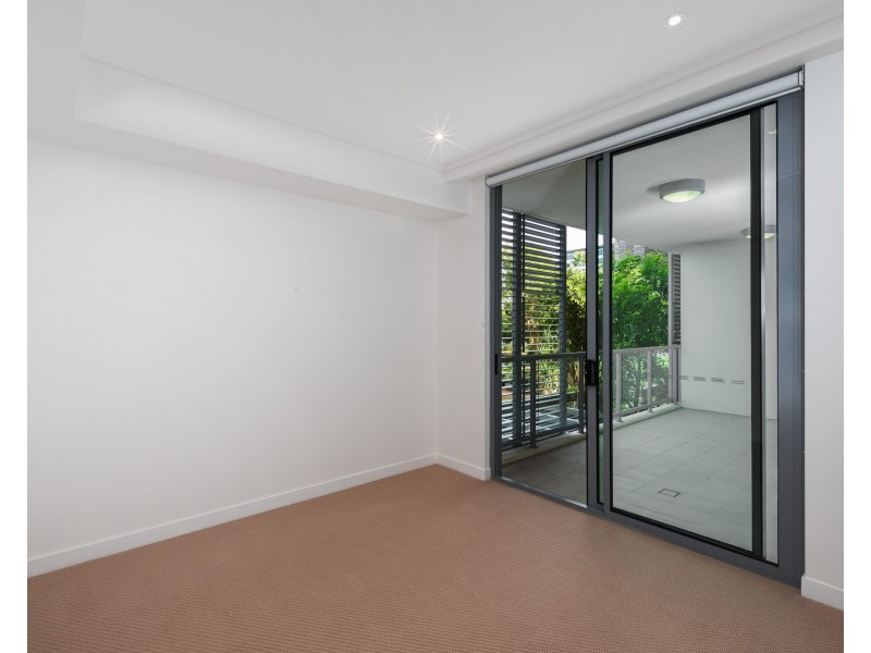 1206/118 Parkside Circuit, Hamilton QLD 4007