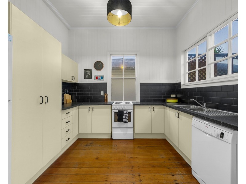 7 Swan Terrace, Windsor QLD 4030