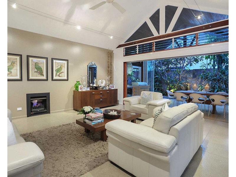 10 Matong Street, Hendra QLD 4011