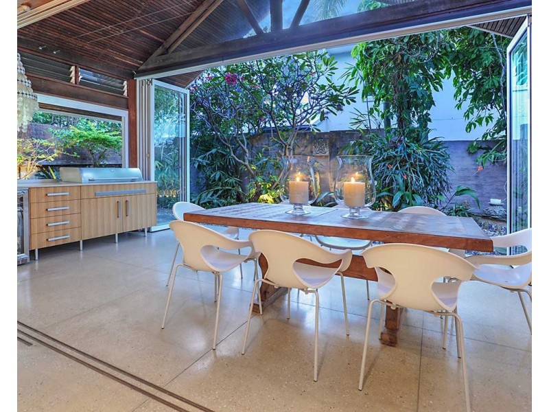 10 Matong Street, Hendra QLD 4011