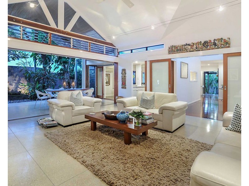 10 Matong Street, Hendra QLD 4011