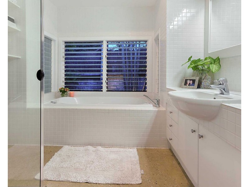 10 Matong Street, Hendra QLD 4011