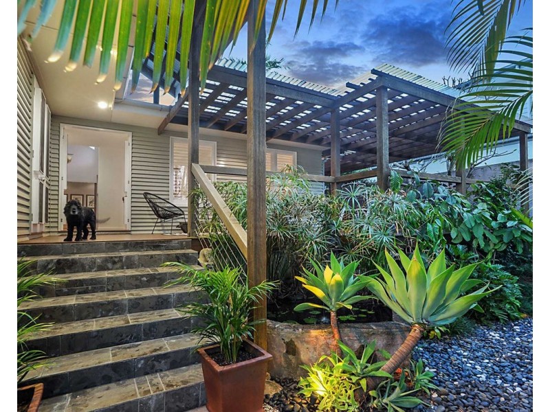 10 Matong Street, Hendra QLD 4011