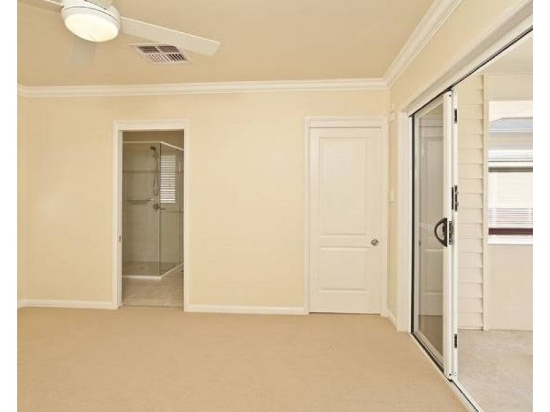 68A Winchester Street, Hamilton QLD 4007