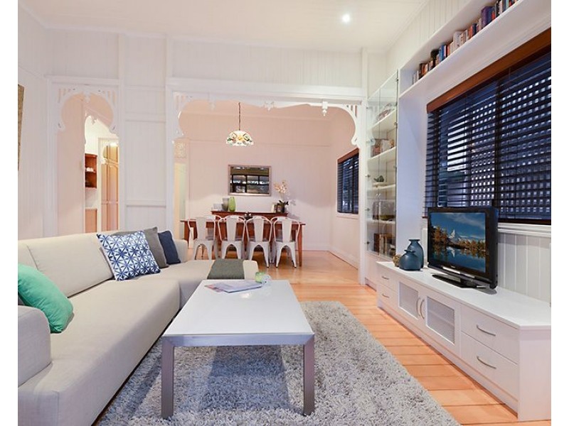 18 Robe Street, Newmarket QLD 4051