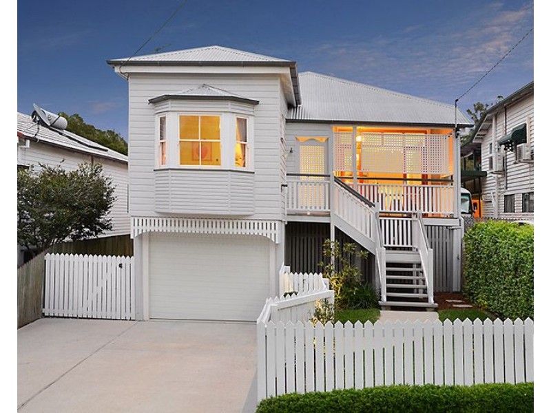 18 Robe Street, Newmarket QLD 4051