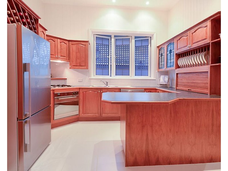 18 Robe Street, Newmarket QLD 4051