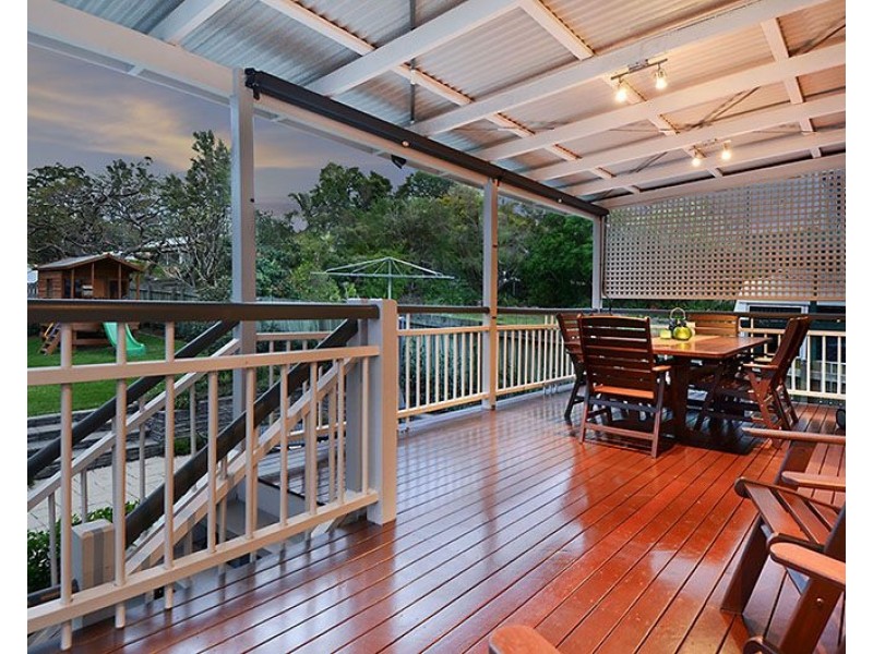 18 Robe Street, Newmarket QLD 4051